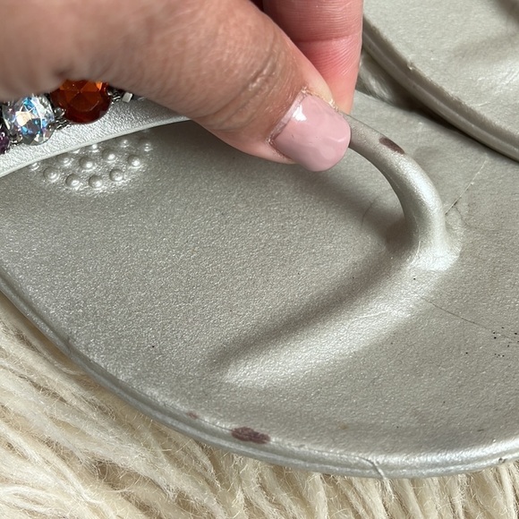 OKA-B LIGHT SILVER BEADS FLIP FLOPS SANDALS WOMEN SIZE S/5.5 - Picture 6 of 8